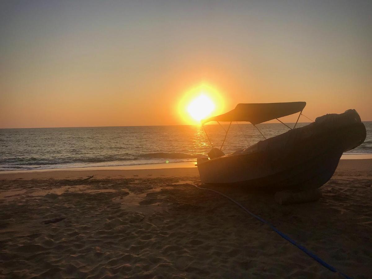 Alankuda Khomba Beach House מראה חיצוני תמונה