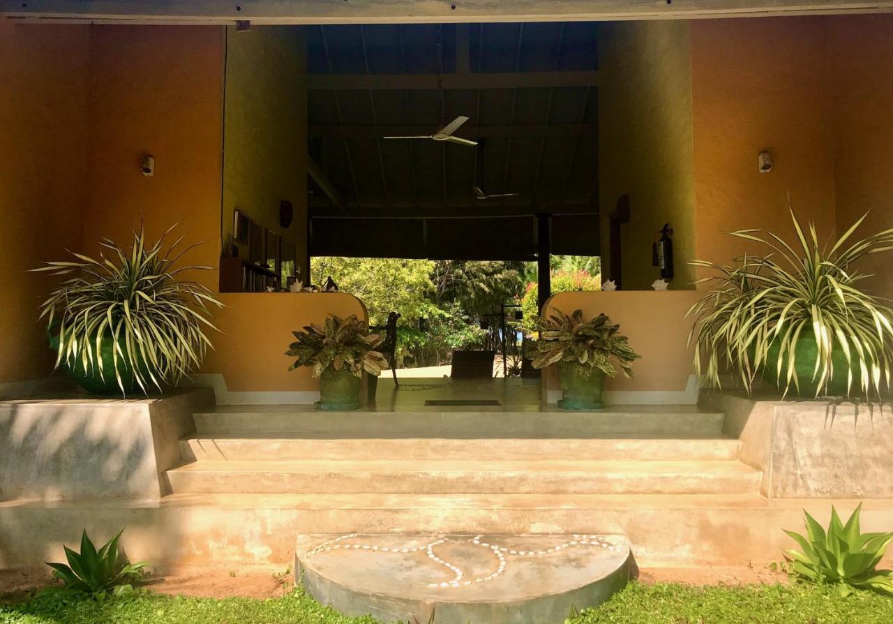 Alankuda Khomba Beach House מראה חיצוני תמונה